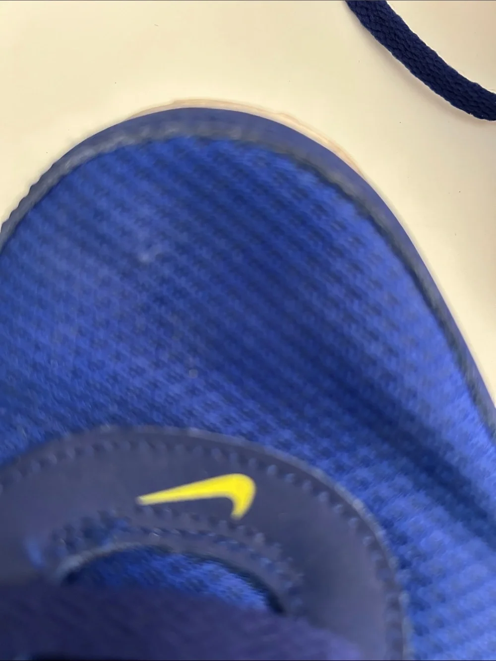 Nike Revolution 2 Mens Running Shoes in Hyper Blue/Volt, size 11 - Picture 5 of 7
